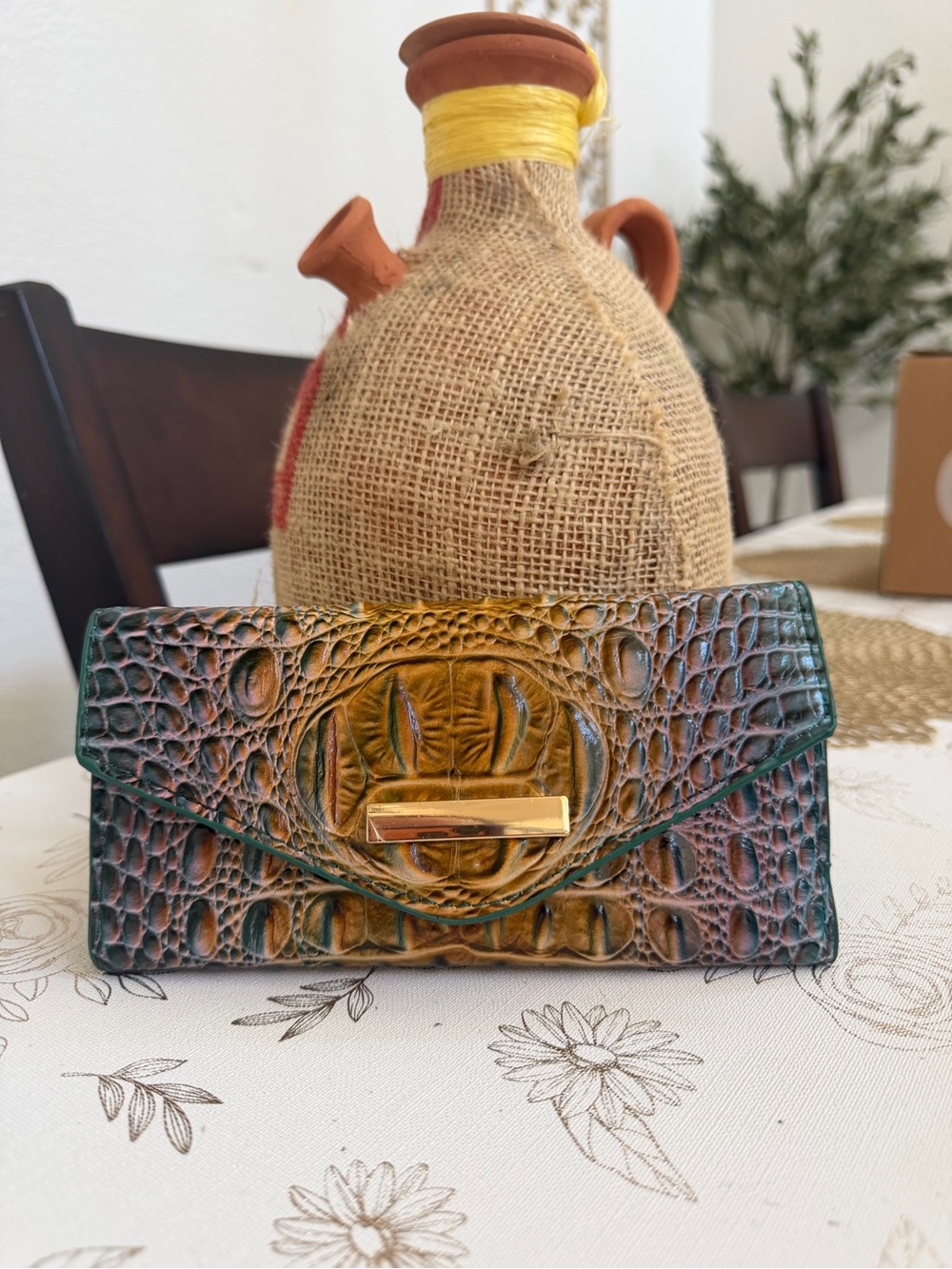 Boutique Iridescent Crocodile Embossed Envelope Long Wallet Multicolor